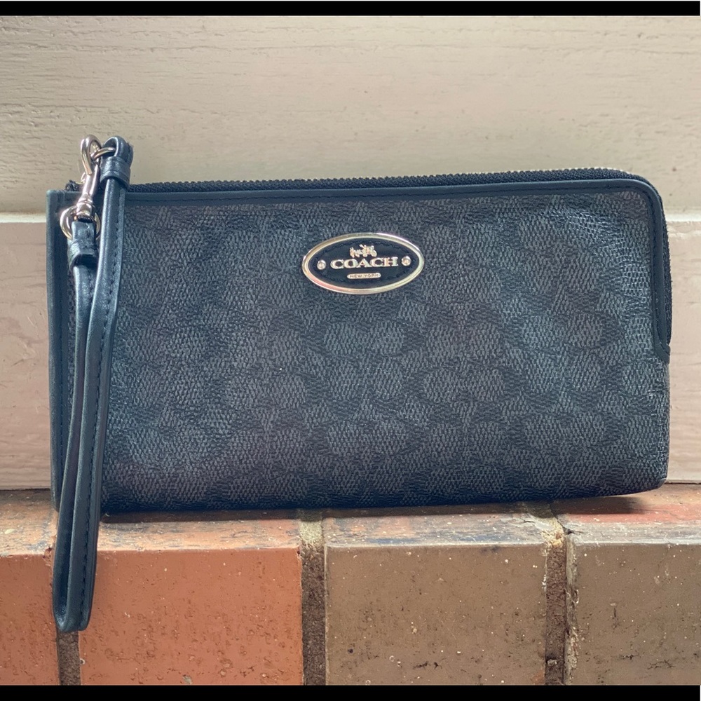 Coach Wallet - Picture 2 of 8
